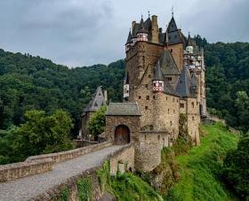 Cycle tours on Moselle river - Eltz Castle